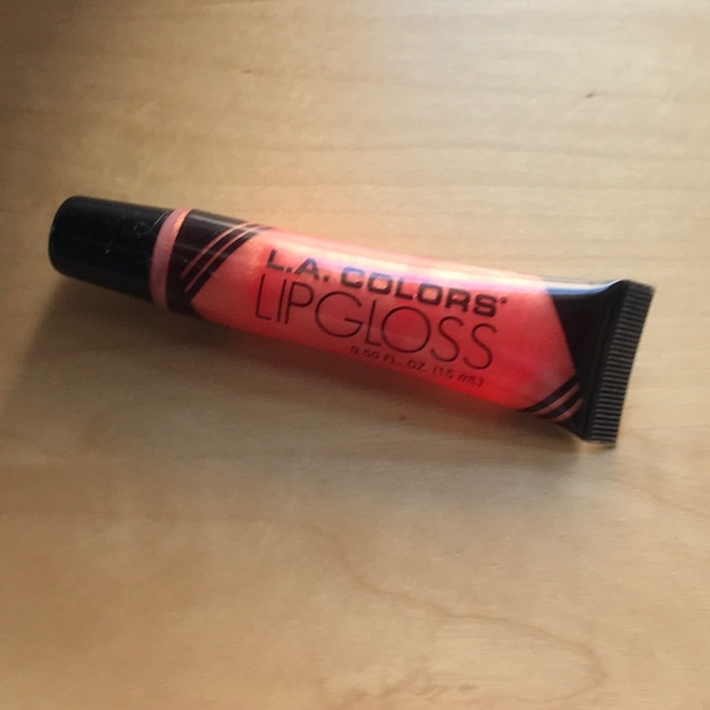 A lipgloss